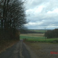 ...von der Straße nach rechts abbiegen...